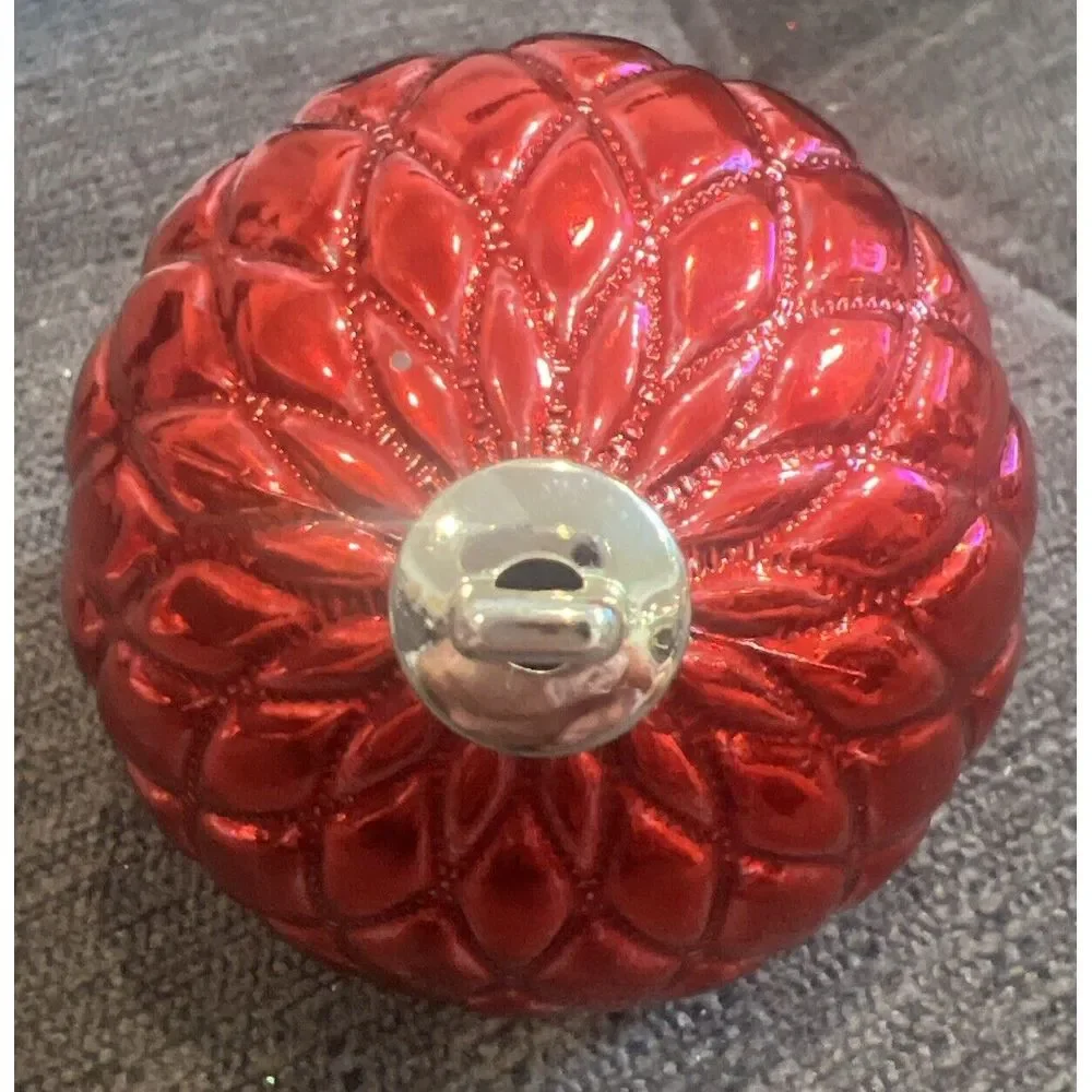 Lot of 4 VNT Red Molded Plastic Un-Breakable Christmas Ornaments 2‎ Round 2 Top
